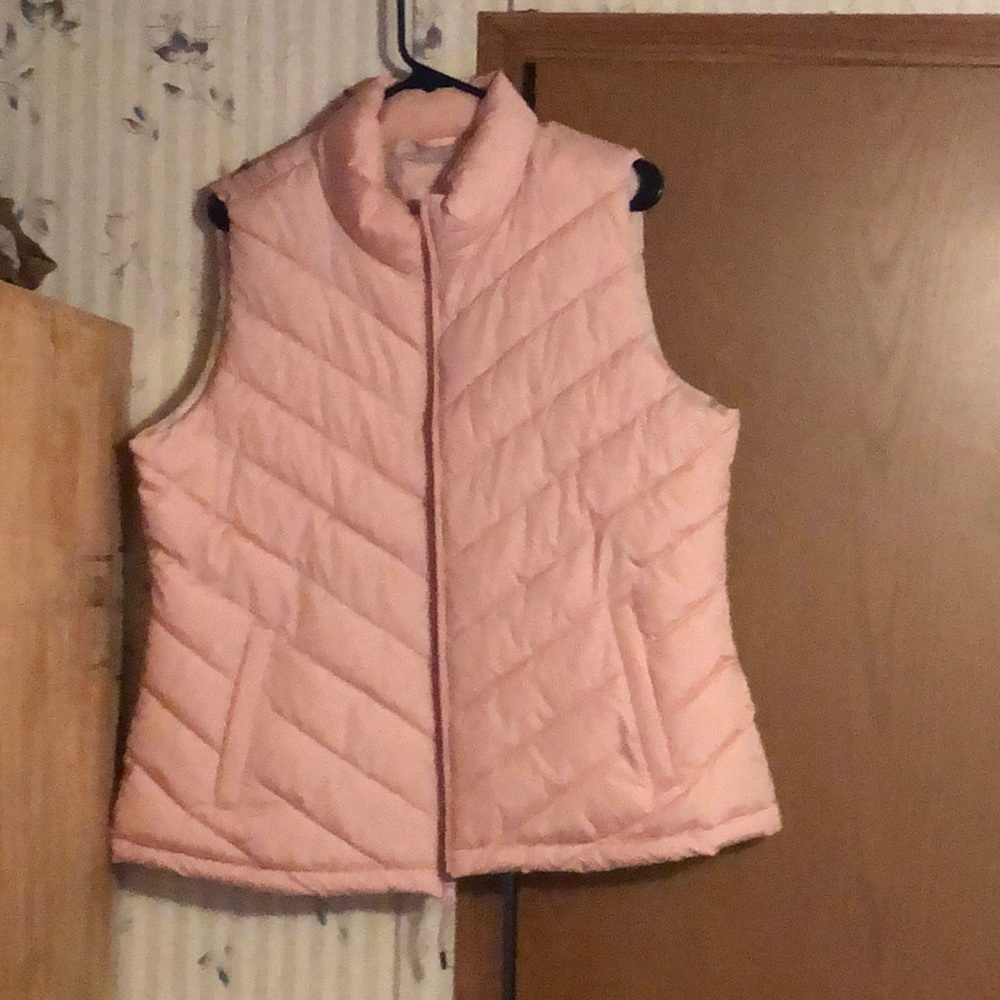Gap puffer vest